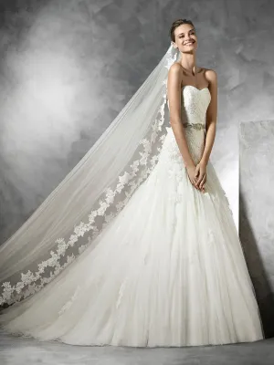 Pronovias Dagen Size UK 16