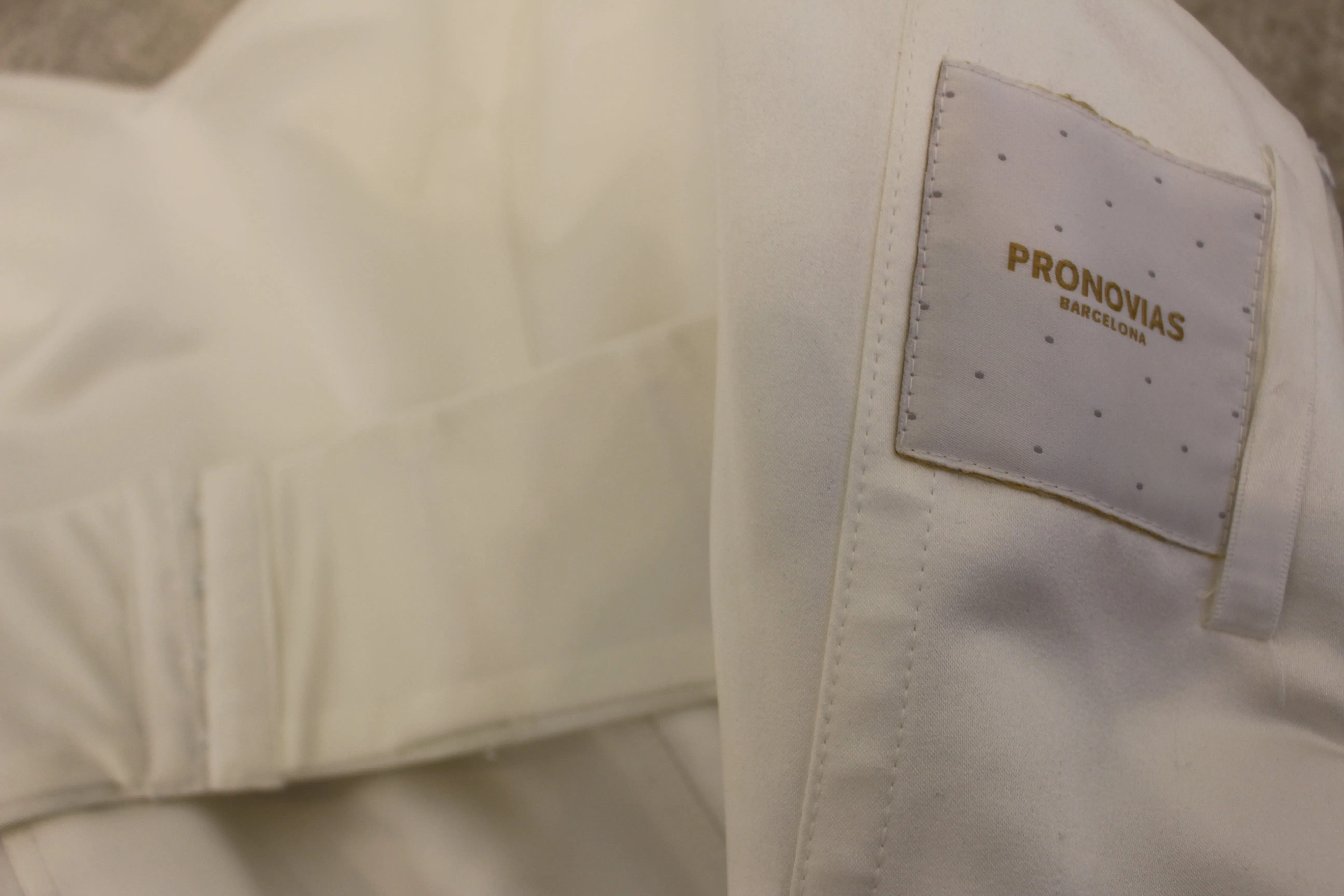 Pronovias Dagen Size UK 16