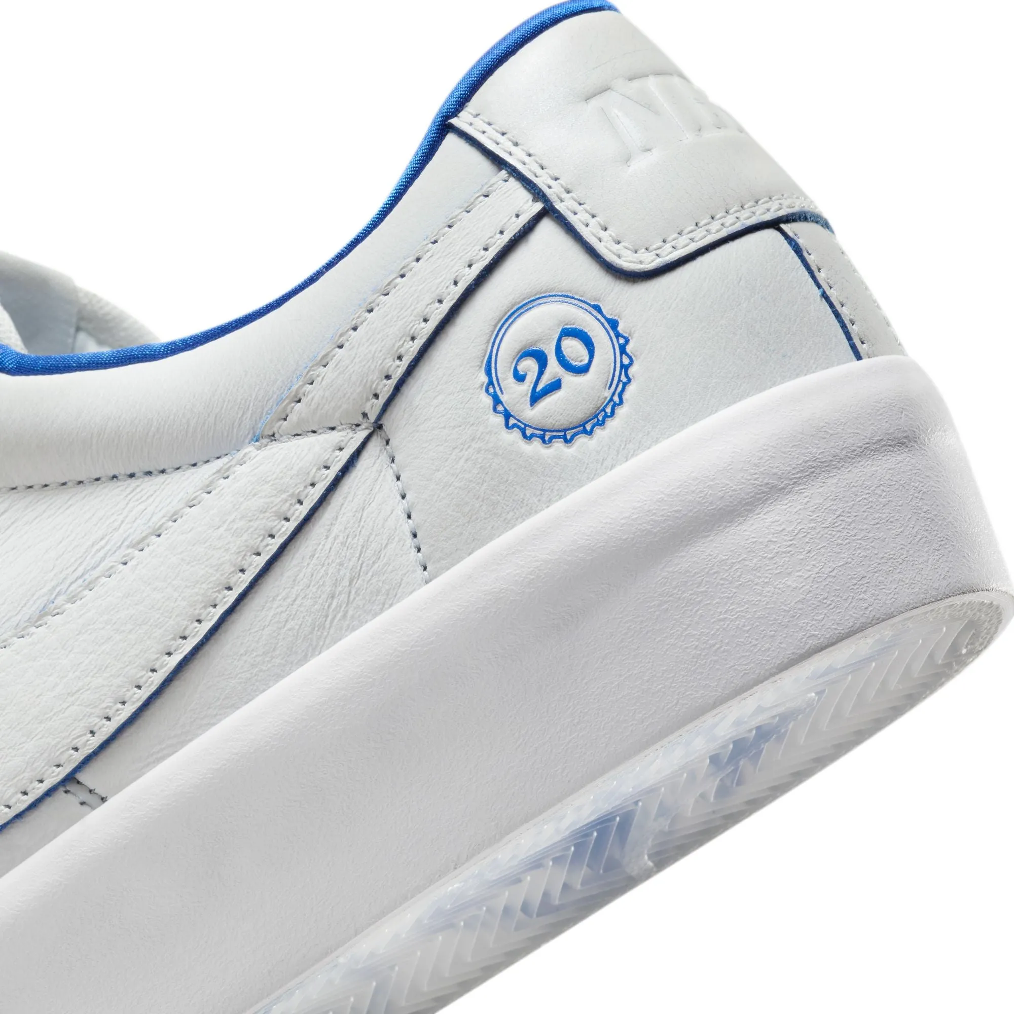 SB BLAZER LOW PRO GT PRM SUMMIT WHITE / GAME ROYAL